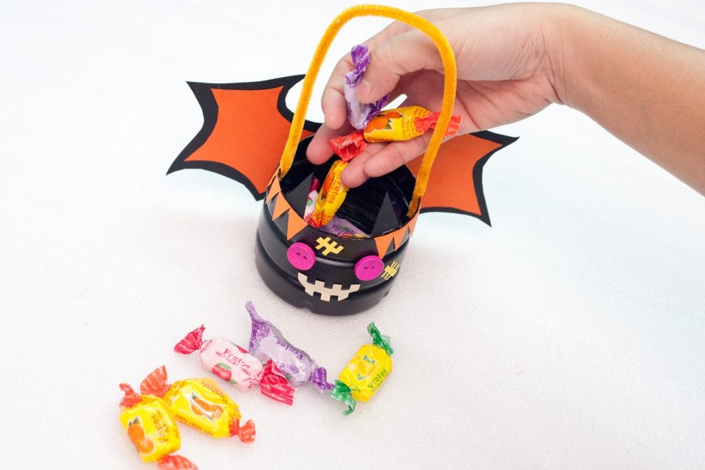 Halloween DIY Craft: Trick or Treat Basket Step 16 Ready to use